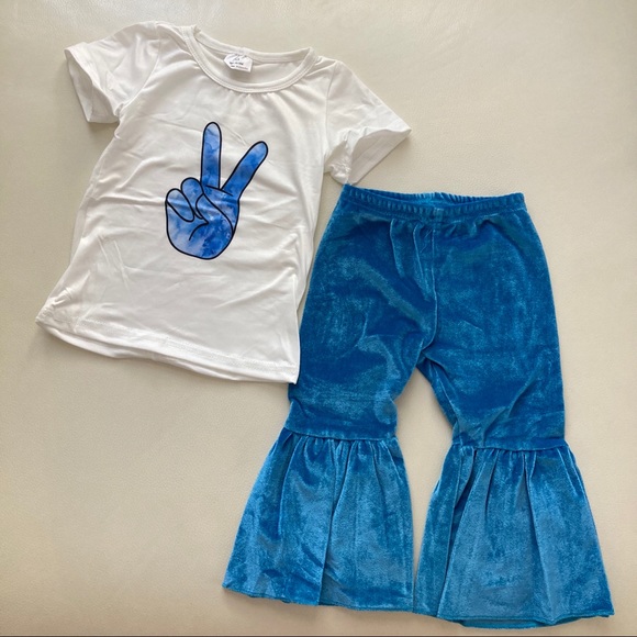 Boutique Luxury Peace ✌️ Velvet Pants Set - Picture 2 of 6